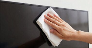 safe streak free tv cleaning