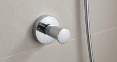 temperature stabilization in showers