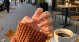Taylor Swift Just Made ‘Gold Fairy Dust’ Nails Fall’s Dreamiest Manicure